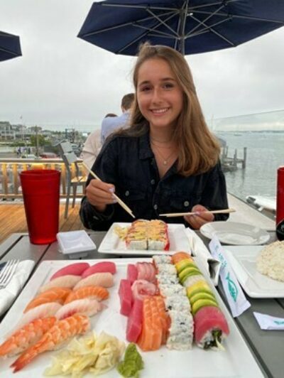 Dilara eating sushi